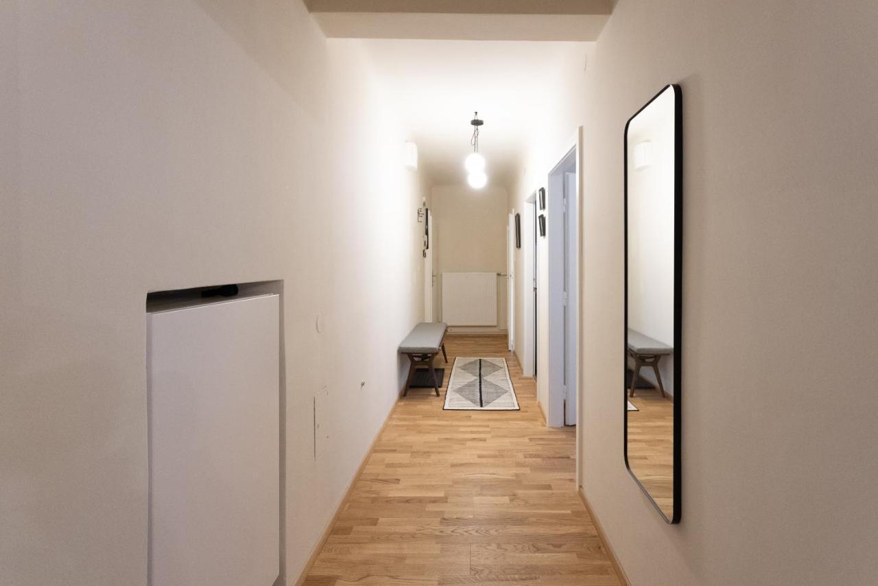 Appartement Chic 1-bed By Canal Walk To Historic Centre *