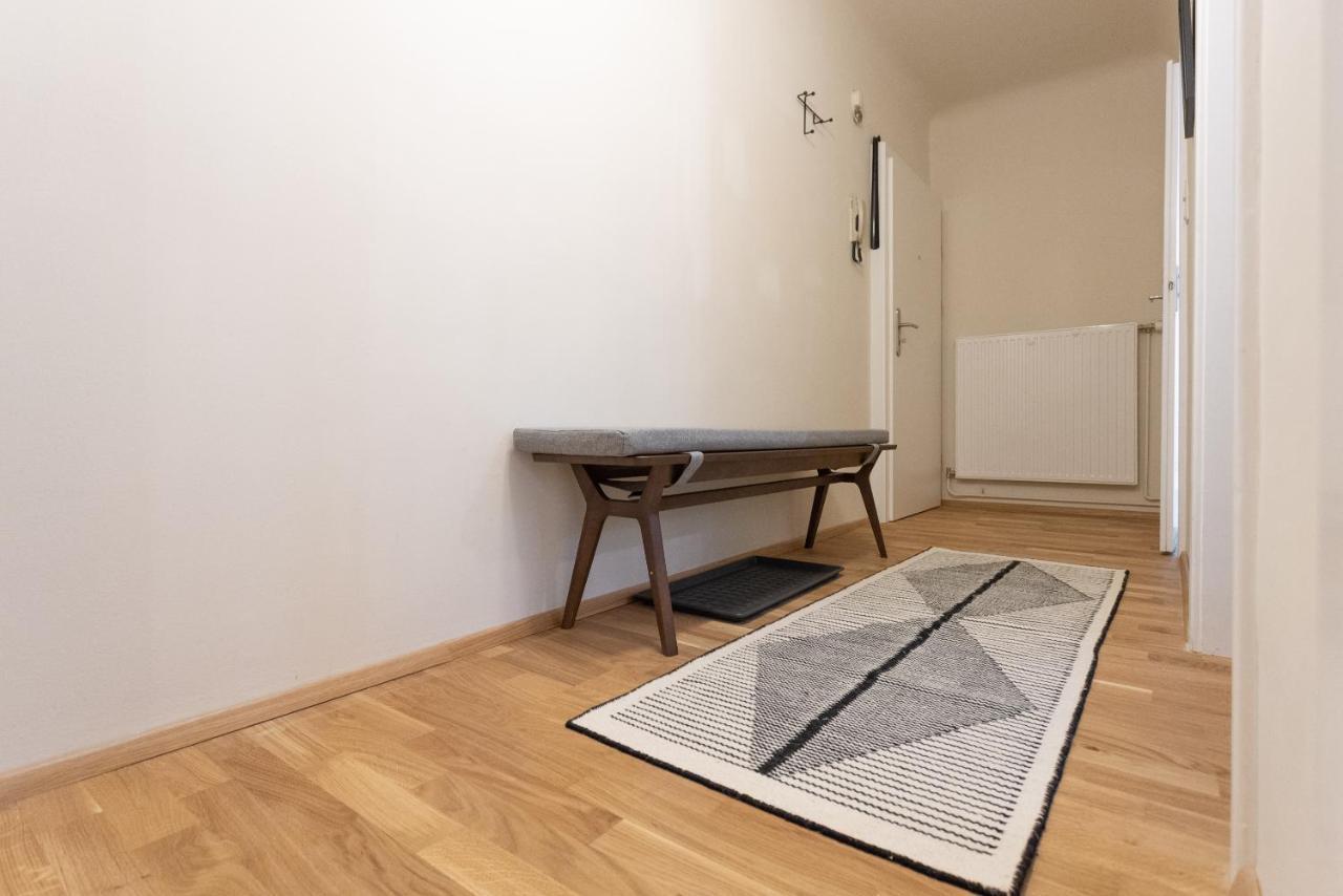 Appartement Chic 1-bed By Canal Walk To Historic Centre *